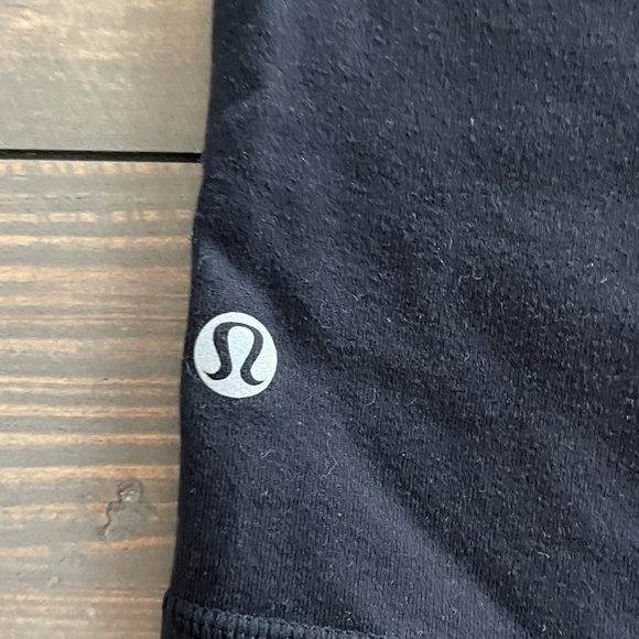 Lululemon Leggings. Size 6. Capri length. - Picture 2 of 4